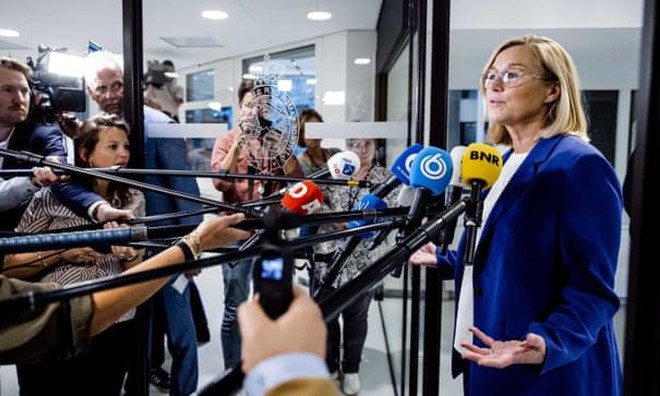 Ngoại trưởng Hà Lan Sigrid Kaag từ chức để chịu trách nhiệm cho chính sách thiếu hiệu quả của chính phủ về tình hình Afghanistan.
