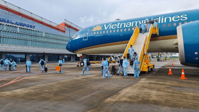 Toàn bộ hành khách là các công dân Việt Nam tại châu Âu đạt đủ điều kiện về nước theo diện có 