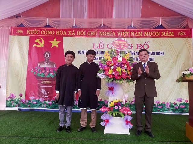 Lễ công bố thôn An Thành, xã Y Can, huyện Trấn Yên đạt thôn NTM kiểu mẫu