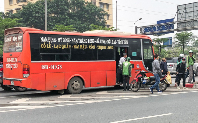 Từ đầu năm đến nay, Thanh tra giao thông Hà Nội đã phát hiện, xử lý trên 20 trường hợp xe khách bỏ bến ra ngoài hoạt động. (Ảnh minh họa)