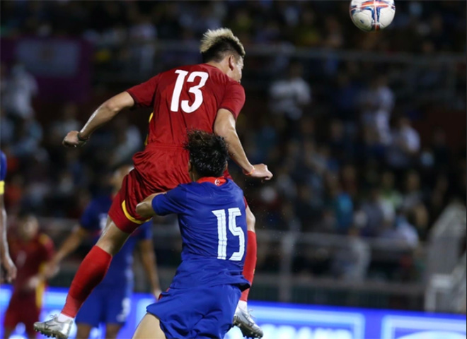 Hồ Tấn Tài góp dấu giày ở 2 trong 3 bàn của tuyển Việt Nam.