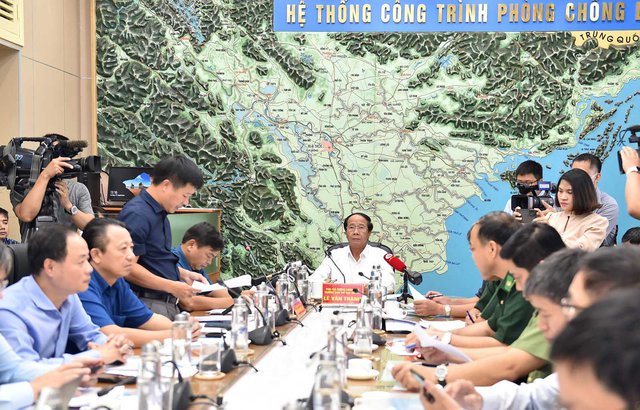 Phó Thủ tướng Lê Văn Thành chủ trì cuộc họp Ban Chỉ đạo quốc gia về phòng chống thiên tai nhằm ứng phó bão NORU.