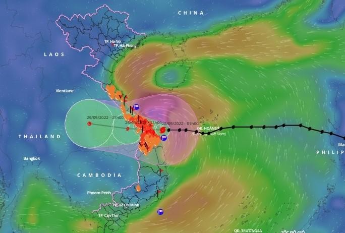 Bão Noru đổ bộ lúc 4 giờ sáng nay, tâm bão nằm giữa Đà Nẵng - Quảng Nam.