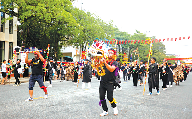 Diễu diễn đường phố trong Lễ hội.