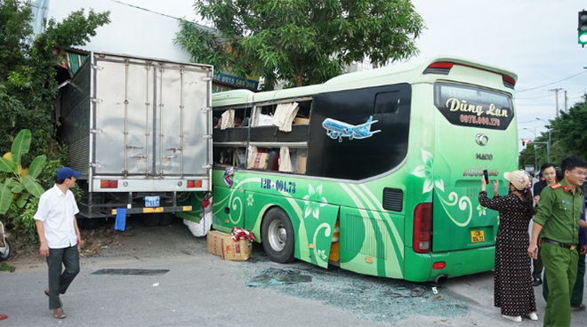 Trong 15 ngày tổng kiểm soát, tai nạn liên quan đến ô tô khách và xe container giảm mạnh (ảnh minh họa).