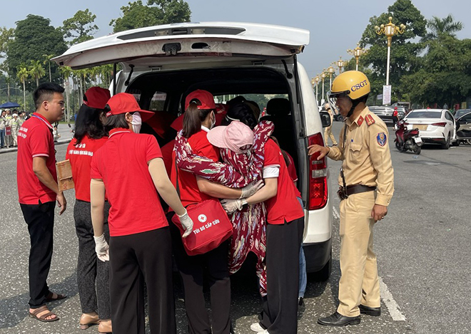 Duy nhất Hội Chữ thập đỏ Việt Nam có hệ thống sơ cấp cứu dựa vào cộng đồng được triển khai trên toàn quốc.