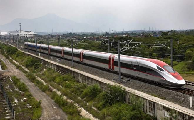 Tuyến đường sắt Jakarta - Bandung tốc độ tối đa 350km/h