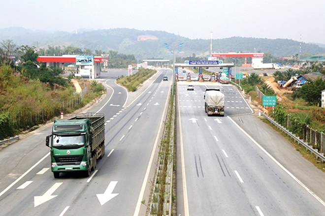 Hệ thống đường giao thông nội đô được mở rộng, cải tạo khang trang, đáp ứng nhu cầu đi lại của nhân dân trong khu vực, tạo động lực phát triển kinh tế - xã hội của địa phương.