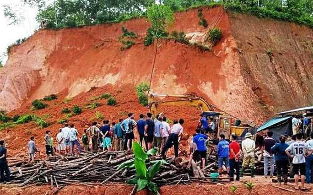 Các hộ dân nằm trong vùng nguy cơ sạt lở đất cần chủ động di dời khi có mưa lũ.  Ảnh minh họa

