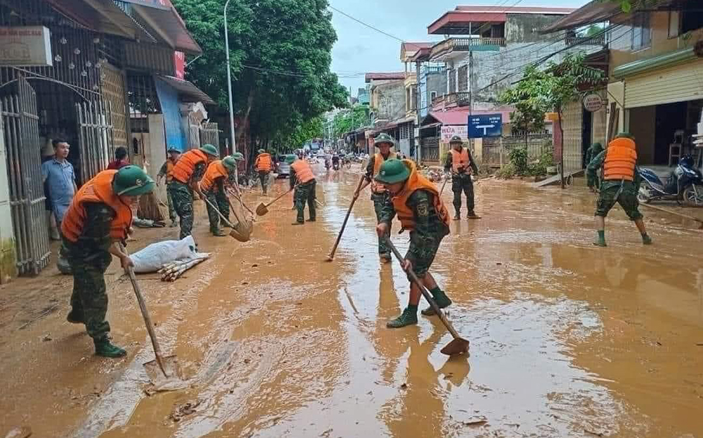 Đến nay, toàn tỉnh đã và đang thu dọn bùn đất được 112/142 tuyến và các đường nhánh trên địa bàn các xã, phường với khối lượng đất sạt, bùn rác được thu dọn khoảng hơn 600.000 m3, đạt khoảng 50% khối lượng công việc.