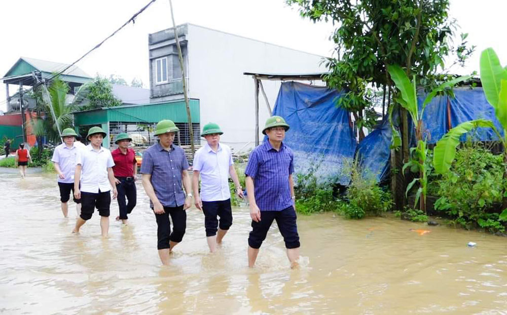 Lãnh đạo huyện Văn Yê chỉ đạo khắc phục hậu quả bão số 3 tại cơ sở.