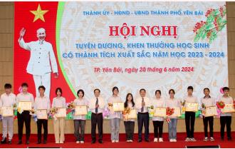 Thành phố Yên Bái tuyên dương, khen thưởng 224 học sinh xuất sắc năm học 2023 - 2024