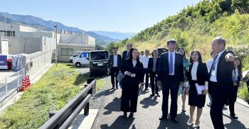 Chủ tịch UBND tỉnh Trần Huy Tuấn cùng đoàn công tác thăm Khu nghiên cứu công nghệ lưu trữ năng lượng Komekurayama, tỉnh Yamanashi, Nhật Bản.