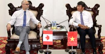 Chủ tịch UBND tỉnh Trần Huy Tuấn tiếp Đại sứ Đặc mệnh toàn quyền Canada tại Việt Nam.