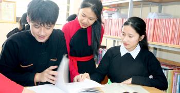 Học sinh lớp 12 Trường Phổ thông Dân tộc nội trú THPT tỉnh Yên Bái tích cực ôn tập chuẩn bị cho kỳ thi tốt nghiệp THPT năm 2024.