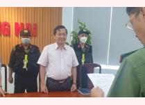 Cơ quan điều tra thực hiện lệnh bắt bị can Trần Minh Hùng - nguyên Hiệu trưởng Trường Đại học Đồng Nai.