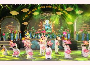 A special art programme themed “Sacred Mother Goddess – Humane people - Peaceful land” was held during the festival.