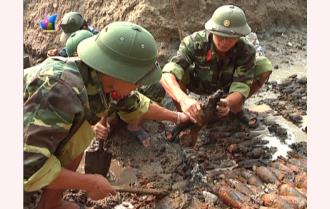 Đảm bảo an toàn trong việc thu gom, xử lý bom mìn ở xã Vĩnh Kiên (Yên Bình)
