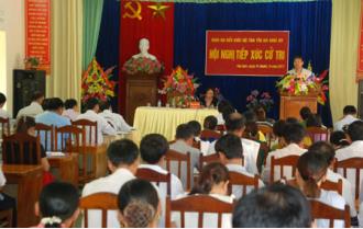 Đoàn Đại biểu Quốc hội tỉnh Yên Bái tiếp xúc cử tri huyện Văn Chấn