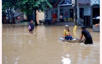 Thành phố Yên Bái: Nước sông Thao lên nhanh, ngập úng khu vực phường Hồng Hà
