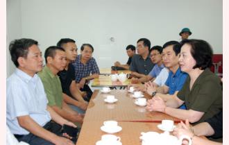 Bí thư Tỉnh ủy Phạm Thị Thanh Trà gặp mặt, động viên gia đình phóng viên gặp nạn khi tác nghiệp Đinh Hữu Dư