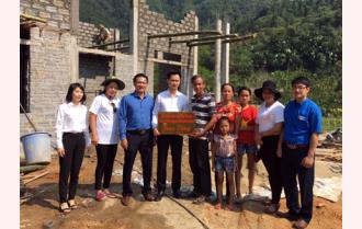 Hội Doanh nhân trẻ tỉnh Yên Bái hỗ trợ các gia đình bị ảnh hưởng bão lũ tại Trấn Yên
