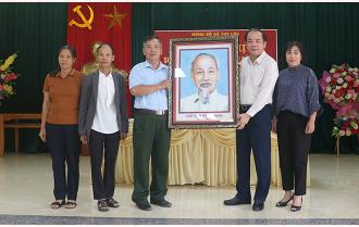 Phó Bí thư Thường trực Tỉnh ủy Tạ Văn Long dự sinh hoạt chi bộ thôn Xuân Lan, xã Tuy Lộc, thành phố Yên Bái