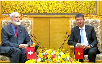 Chủ tịch UBND tỉnh Trần Huy Tuấn tiếp Đại sứ quán Thụỵ Sỹ tại Việt Nam