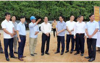 Phó Bí thư Thường trực Tỉnh ủy Tạ Văn Long kiểm tra tiến độ thực hiện Chương trình hành động 135 tại huyện Lục Yên
