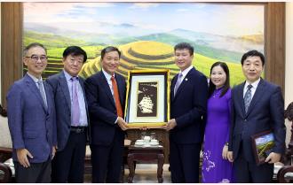 Chủ tịch UBND tỉnh Yên Bái Trần Huy Tuấn tiếp xã giao các tổ chức, doanh nghiệp Hàn Quốc