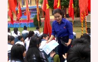 Huyện Yên Bình mít tinh hưởng ứng Tháng hành động phòng chống HIV/AIDS