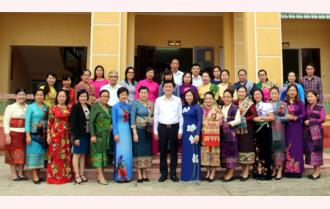Hội LHPN nước Cộng hòa dân chủ nhân dân Lào thăm và làm việc tại Yên Bái
