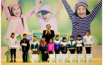 Quỹ Khuyến học Sữa đậu nành Việt Nam trao tặng 144.800 hộp sữa cho học sinh tiểu học Yên Bái