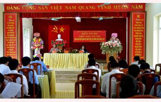 Trưởng đoàn Đại biểu Quốc hội tỉnh Dương Văn Thống tiếp xúc cử tri huyện Yên Bình 

