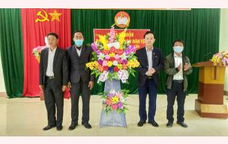 Tổng biên tập Báo Yên Bái dự Ngày hội Đại đoàn kết và trao hỗ trợ làm nhà cho hộ nghèo tại xã Sùng Đô