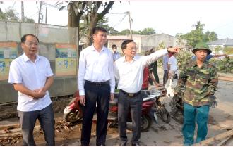 Chủ tịch UBND tỉnh Trần Huy Tuấn kiểm tra tiến độ giải phóng mặt bằng dự án nâng cấp quốc lộ 32C