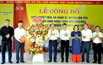 Phó Bí thư Thường trực Tỉnh ủy Tạ Văn Long dự Ngày hội Đại đoàn kết tại huyện Văn Yên