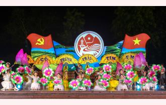 Thành phố Yên Bái tưng bừng chương trình nghệ thuật chào mừng Ngày Nhà giáo Việt Nam