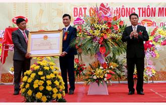 Xã Phú Thịnh đón Bằng công nhận đạt chuẩn nông thôn mới