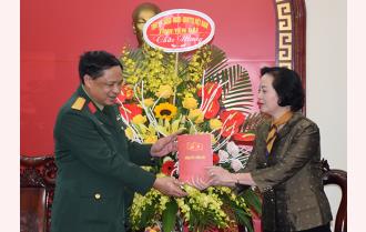Bí thư Tỉnh ủy Phạm Thị Thanh Trà chúc mừng cán bộ, chiến sỹ Bộ Chỉ huy quân sự tỉnh