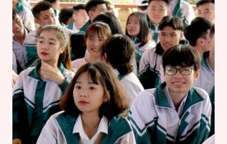 Gần 700 học sinh Trường THPT Hoàng Quốc Việt được truyền thông về sức khỏe sinh sản