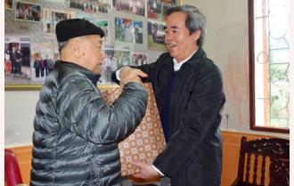 Trưởng ban Kinh tế Trung ương Nguyễn Văn Bình thăm và chúc tết tại Yên Bái