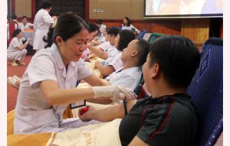 Bệnh viện Đa khoa Yên Bái: Trên 100 thầy thuốc tình nguyện hiến máu cứu người