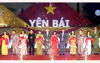 Khai mạc đường hoa Tết Canh Tý 2020 ở thành phố Yên Bái

