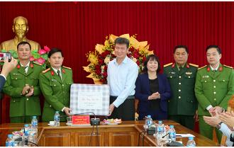 Chủ tịch UBND tỉnh Trần Huy Tuấn kiểm tra, thăm và tặng quà Tết tại huyện Trấn Yên