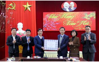 Trưởng Ban Tuyên giáo Tỉnh ủy Nguyễn Minh Tuấn thăm, chúc tết các cơ quan tuyên truyền của tỉnh