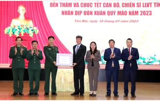Chủ tịch UBND tỉnh Trần Huy Tuấn thăm, kiểm tra các đơn vị làm nhiệm vụ trực Tết 

