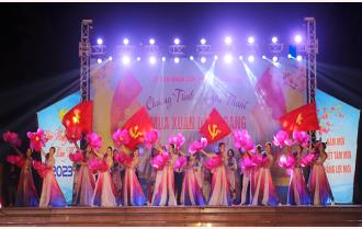 Thành phố Yên Bái tưng bừng chương trình nghệ thuật chào năm mới 2023