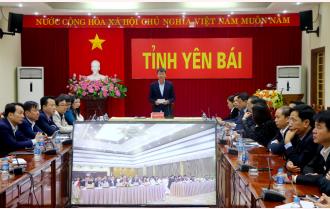 Chủ tịch UBND tỉnh Trần Huy Tuấn: Yên Bái ưu tiên đẩy mạnh chuyển đổi số trong ngành y
