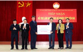 Bộ trưởng Bộ Nội vụ Phạm Thị Thanh Trà trao hỗ trợ làm 200 nhà tình nghĩa cho hộ nghèo Yên Bái